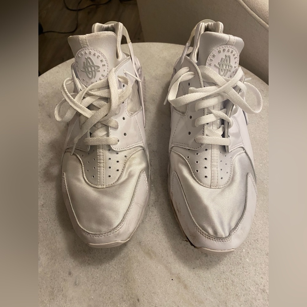 Slightly worn, men’s Nike huarache, size 13
